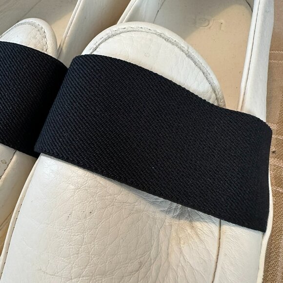 womans UGG Tennis Shoes White leather size 8.5 with black strap - Picture 3 of 3